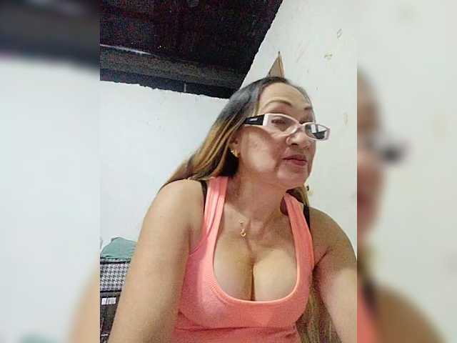 cherrywhite03's BongaCams show and profile