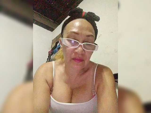 cherrywhite03's BongaCams show and profile