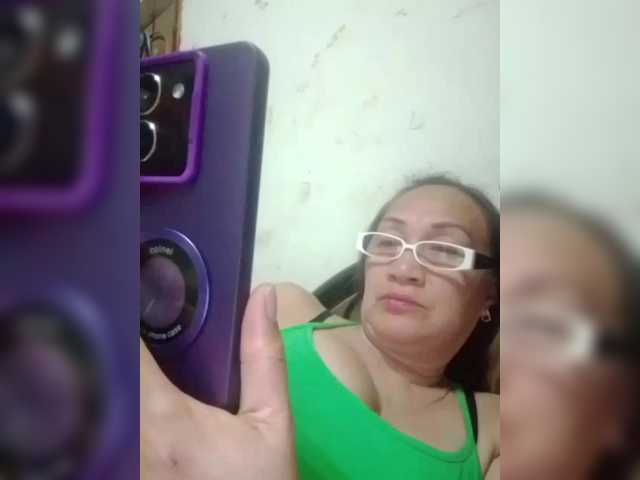 cherrywhite03's BongaCams show and profile