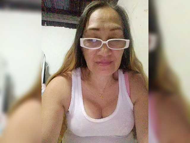 cherrywhite03's BongaCams show and profile