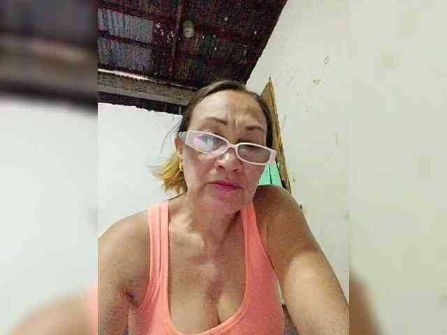 cherrywhite03 webcam