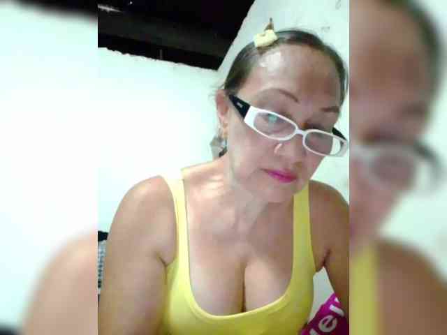 cherrywhite03 webcam