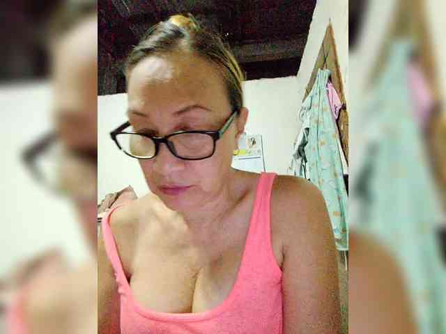 cherrywhite03 webcam