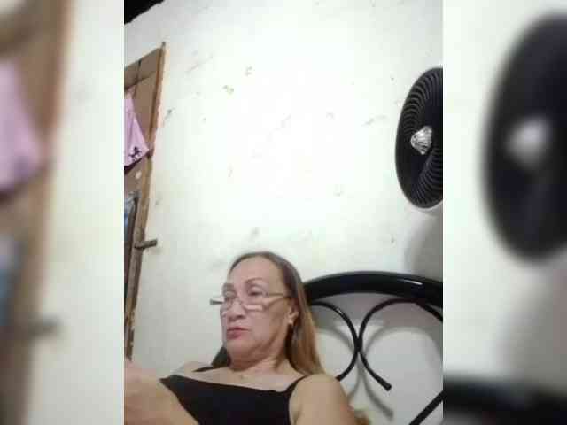 cherrywhite03 webcam