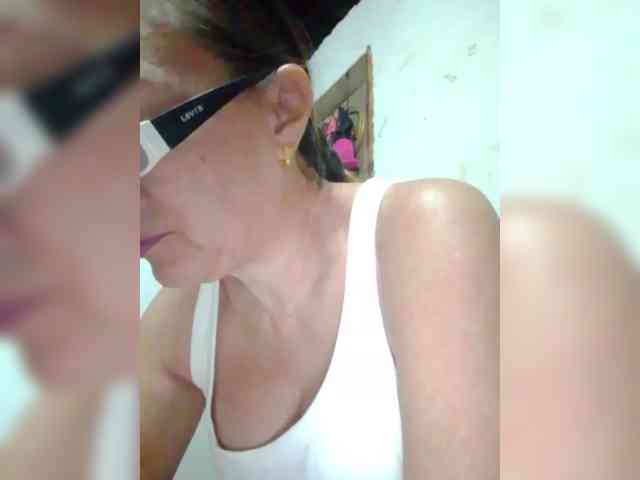 cherrywhite03 webcam