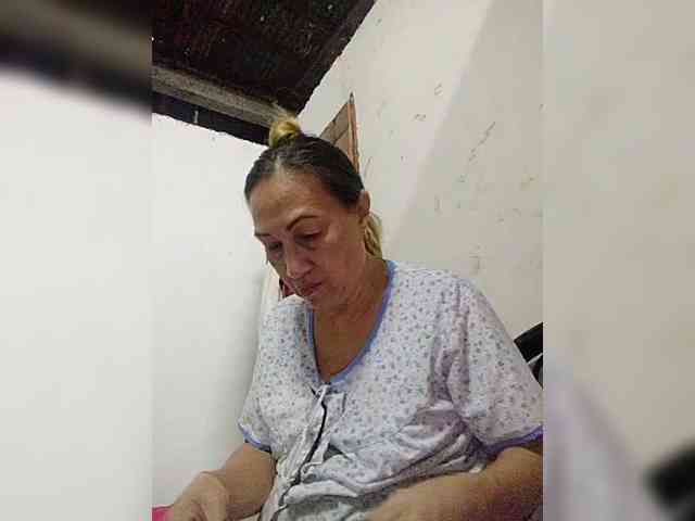 cherrywhite03 Live Webcam on BongaCams