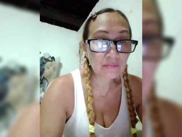 cherrywhite03 webcam
