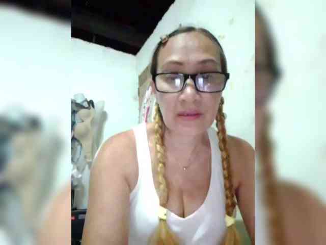 cherrywhite03 webcam