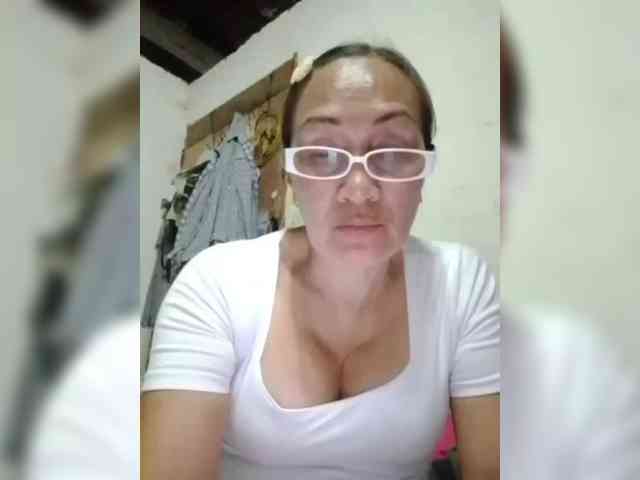 cherrywhite03 webcam