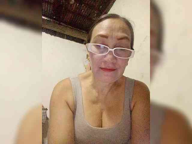 cherrywhite03 webcam