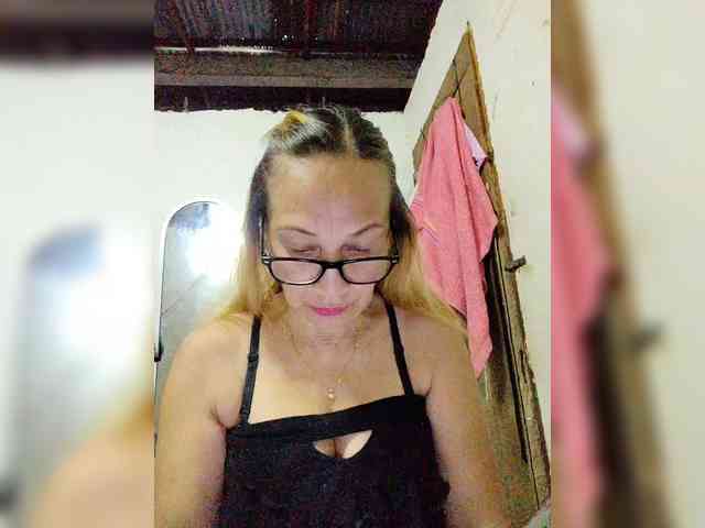 cherrywhite03 webcam