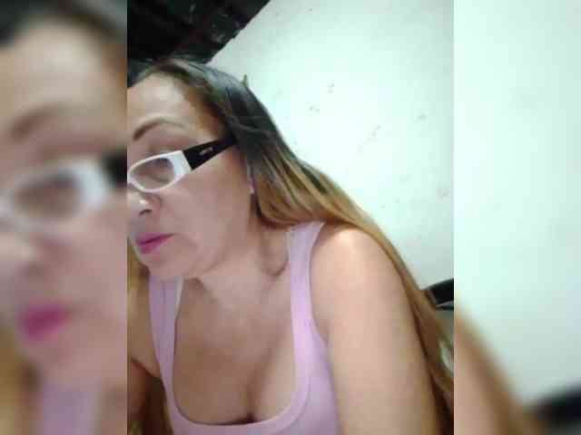 cherrywhite03 webcam