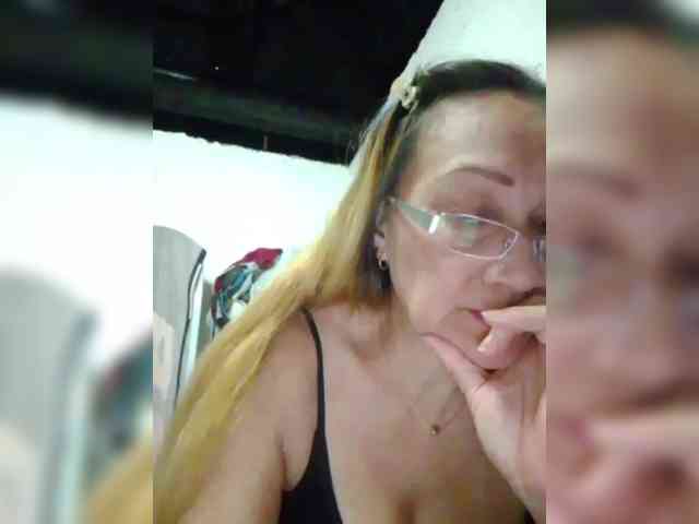 cherrywhite03 webcam
