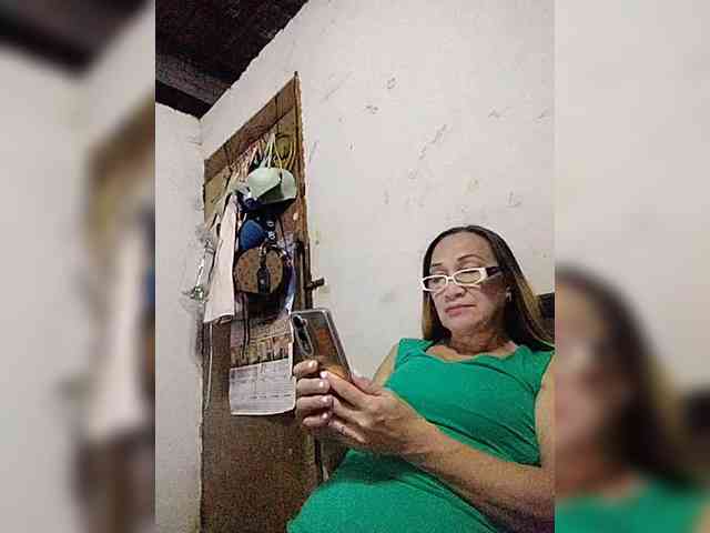 cherrywhite03 webcam