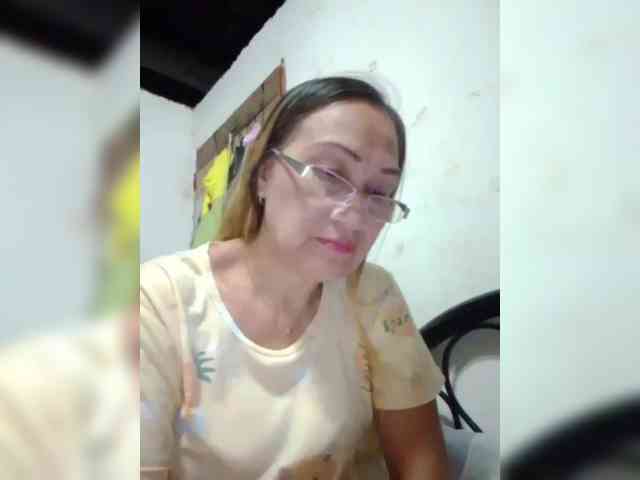 cherrywhite03 webcam