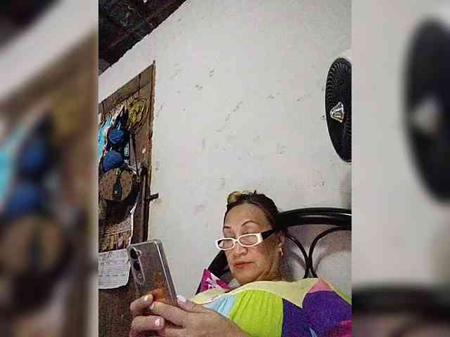 cherrywhite03 webcam