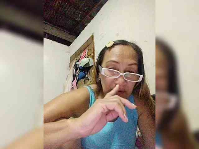 cherrywhite03 webcam