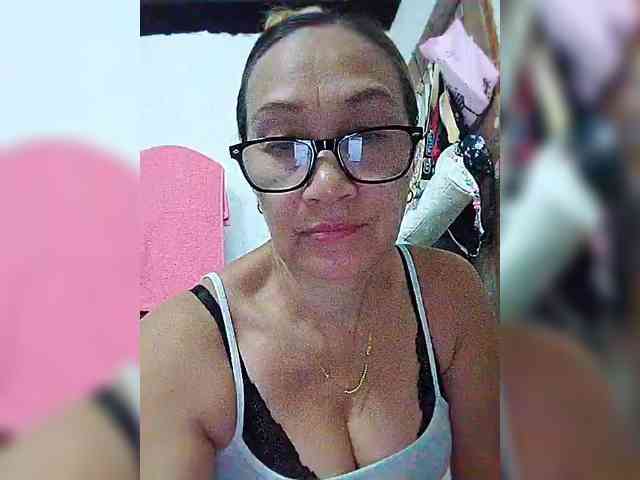 cherrywhite03 webcam