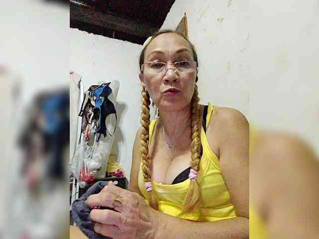 cherrywhite03 webcam
