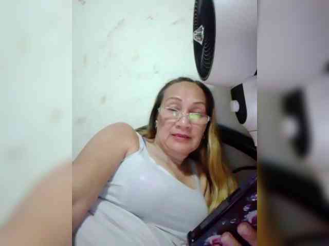 cherrywhite03 webcam