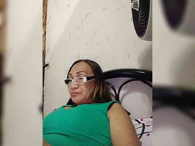 cherrywhite03 webcam