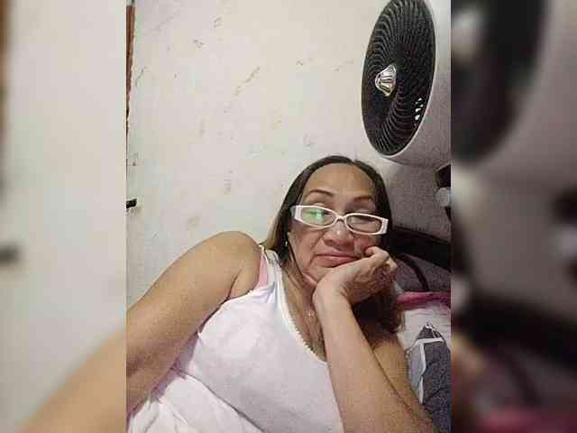 cherrywhite03 webcam