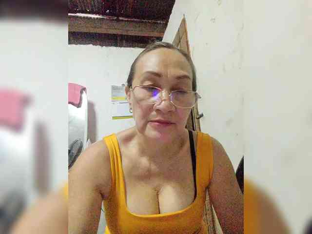cherrywhite03 webcam