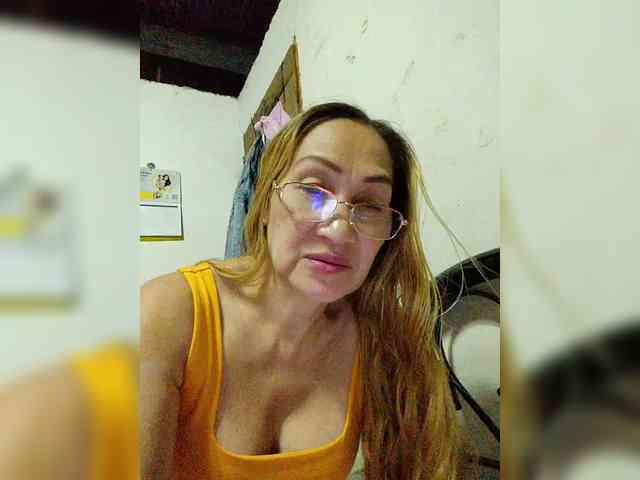 cherrywhite03 webcam