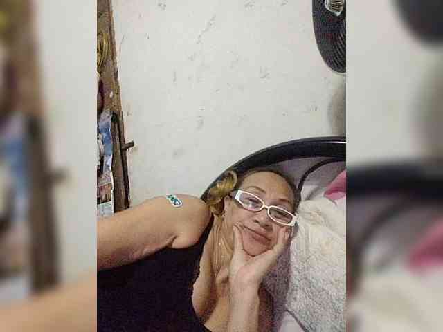 cherrywhite03 webcam