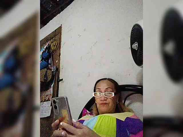 cherrywhite03 webcam