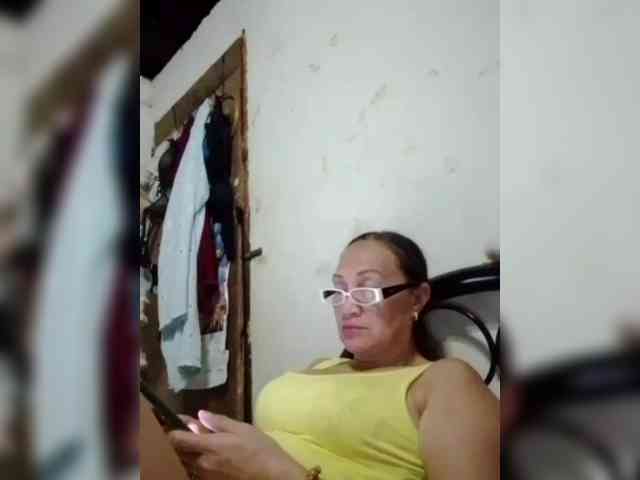 cherrywhite03 webcam