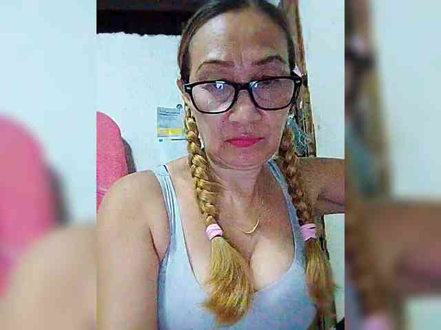 cherrywhite03 webcam