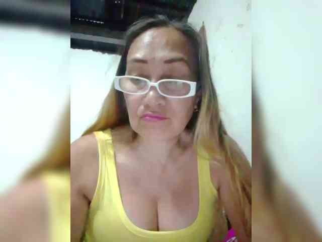 cherrywhite03 webcam