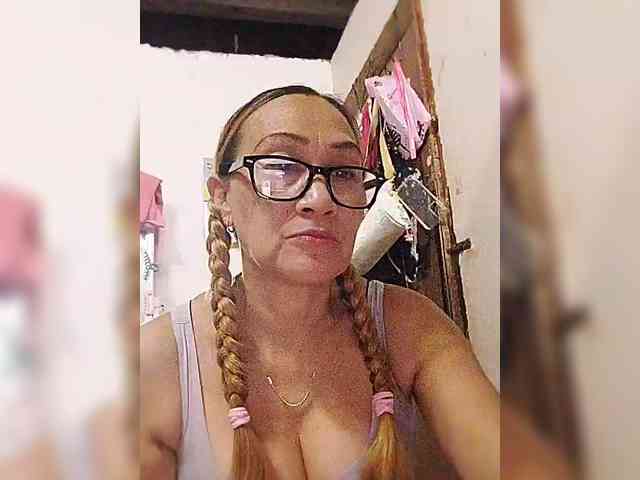 cherrywhite03 webcam