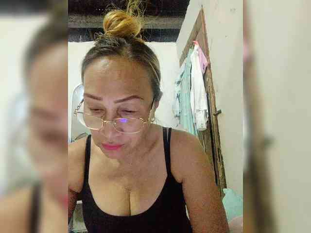 cherrywhite03 webcam