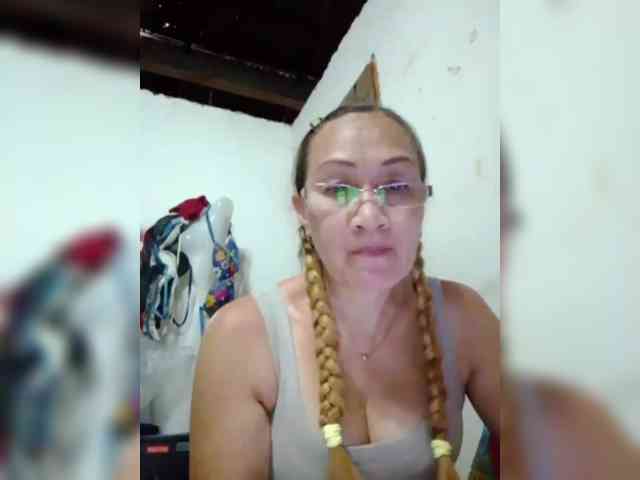 cherrywhite03 webcam