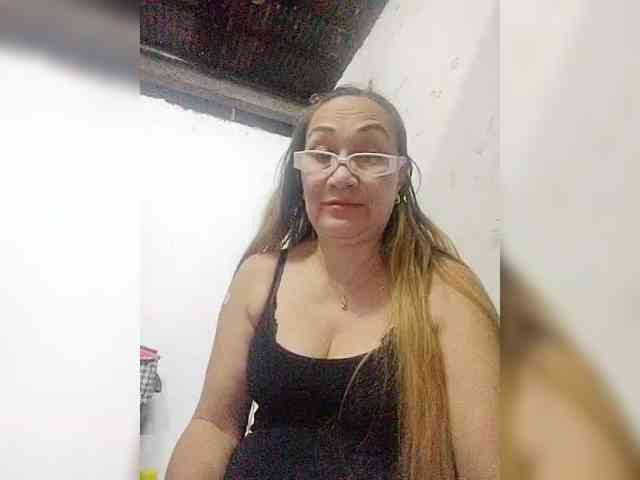 cherrywhite03 webcam