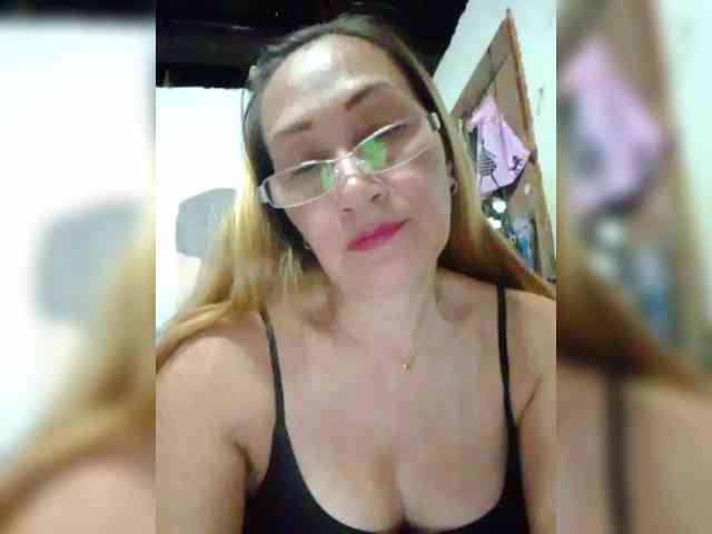 cherrywhite03 webcam