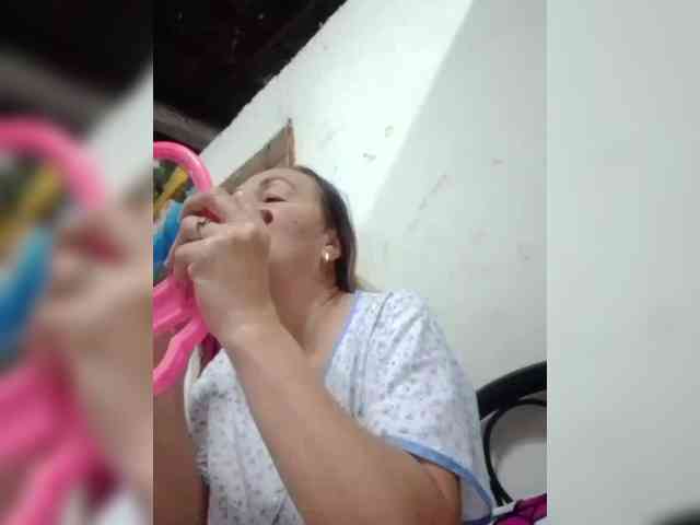 cherrywhite03 webcam