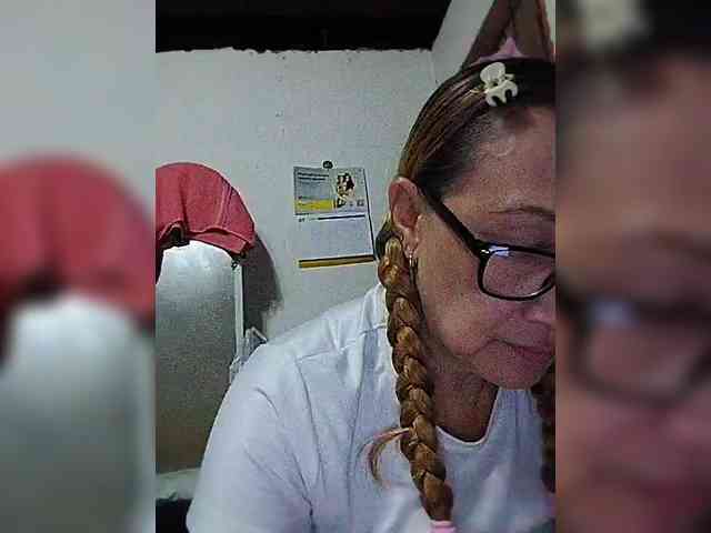 cherrywhite03 webcam