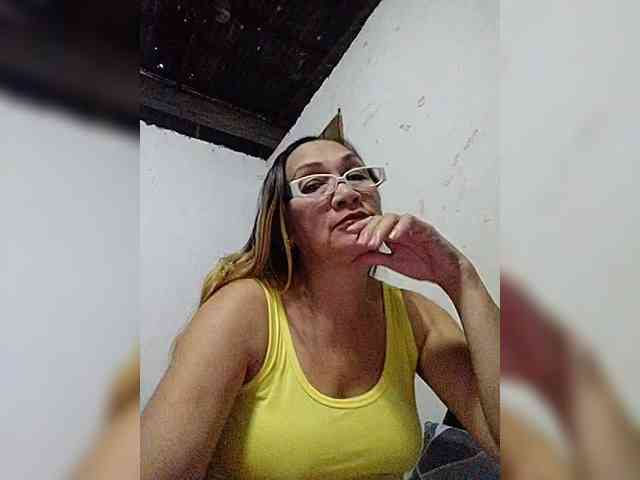 cherrywhite03 webcam