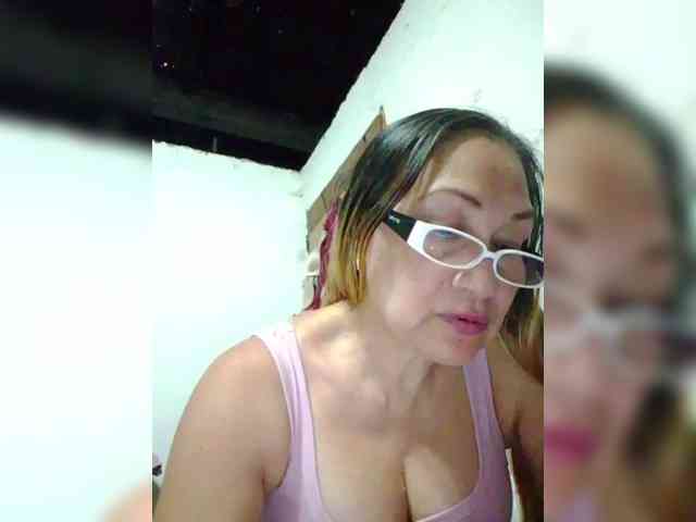 cherrywhite03 webcam