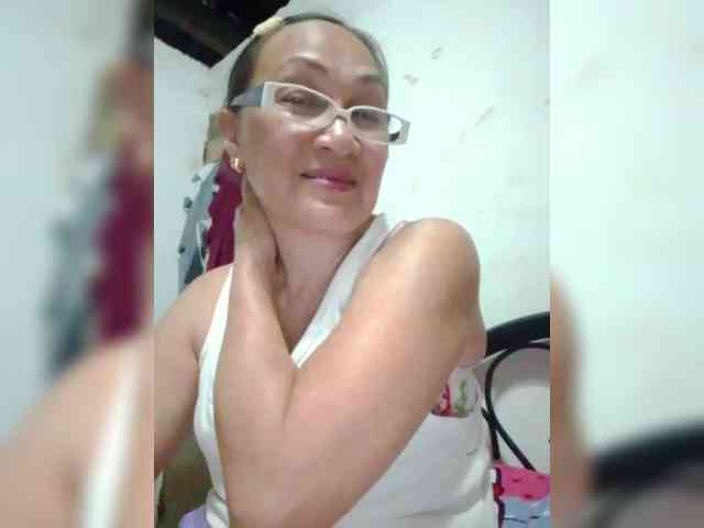 cherrywhite03 webcam