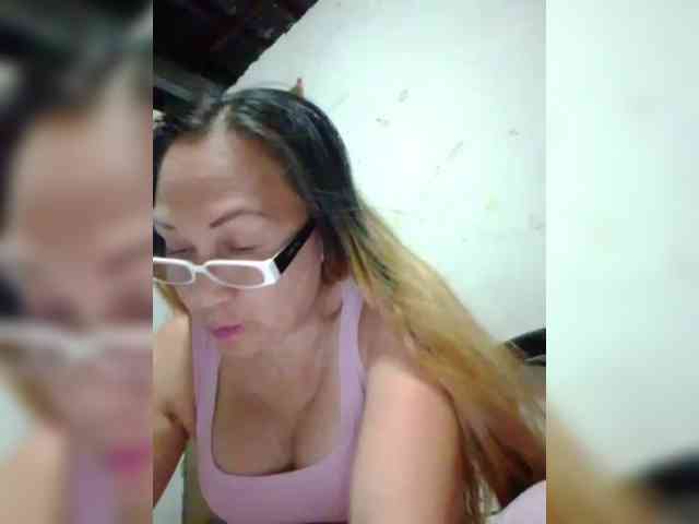 cherrywhite03 webcam