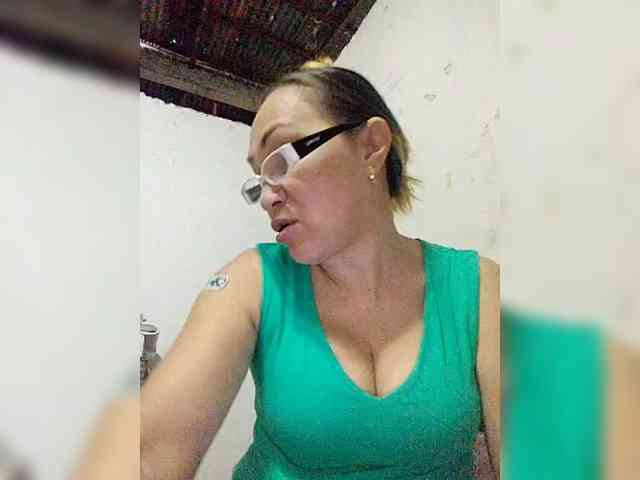 cherrywhite03 webcam