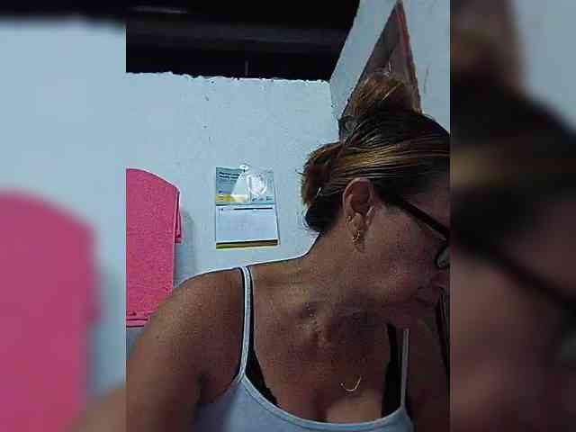 cherrywhite03 webcam