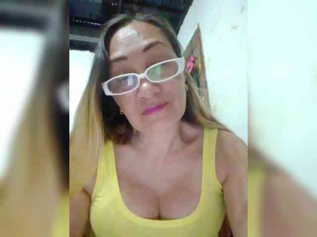 cherrywhite03 webcam