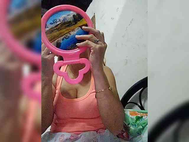 cherrywhite03 webcam