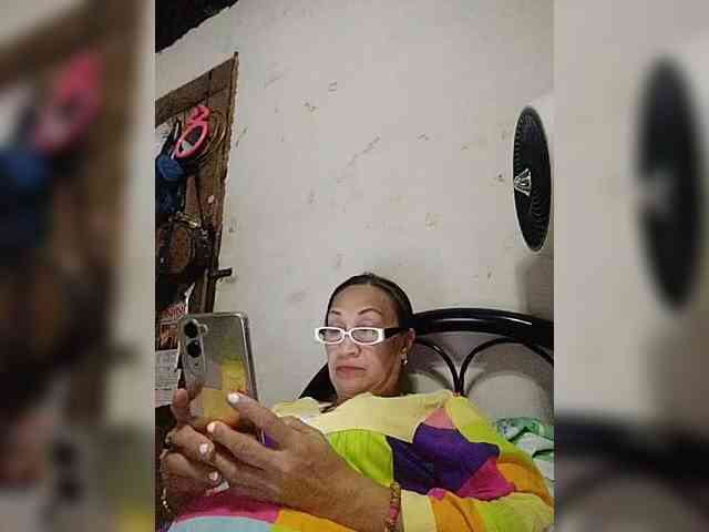 cherrywhite03 webcam