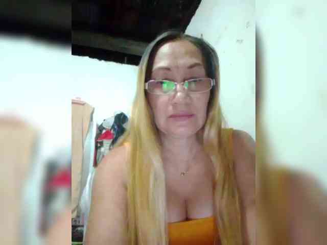 cherrywhite03 webcam